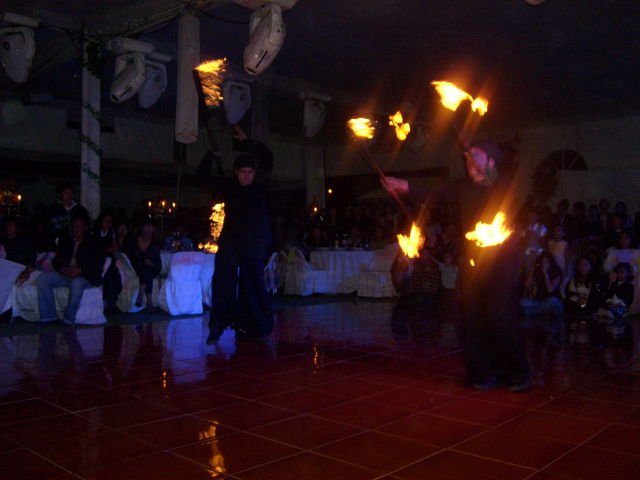 FIRE DANCERS (SHOWS CON FUEGO)
