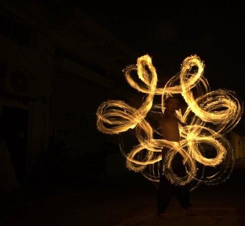 FIRE DANCERS (SHOWS CON FUEGO)